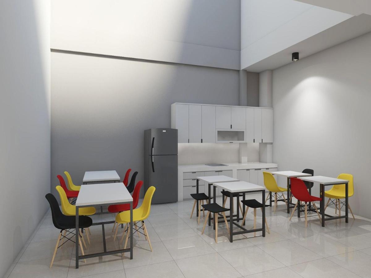 Ndalem Kraton Hotel Sidoarjo Extérieur photo